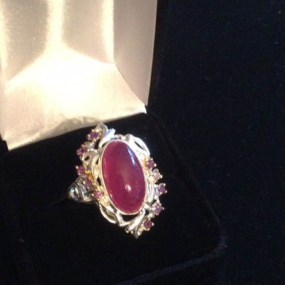 Exquisite 17 by 9mm Genuine Ruby Cabochon Ring - Picture 9 of 10